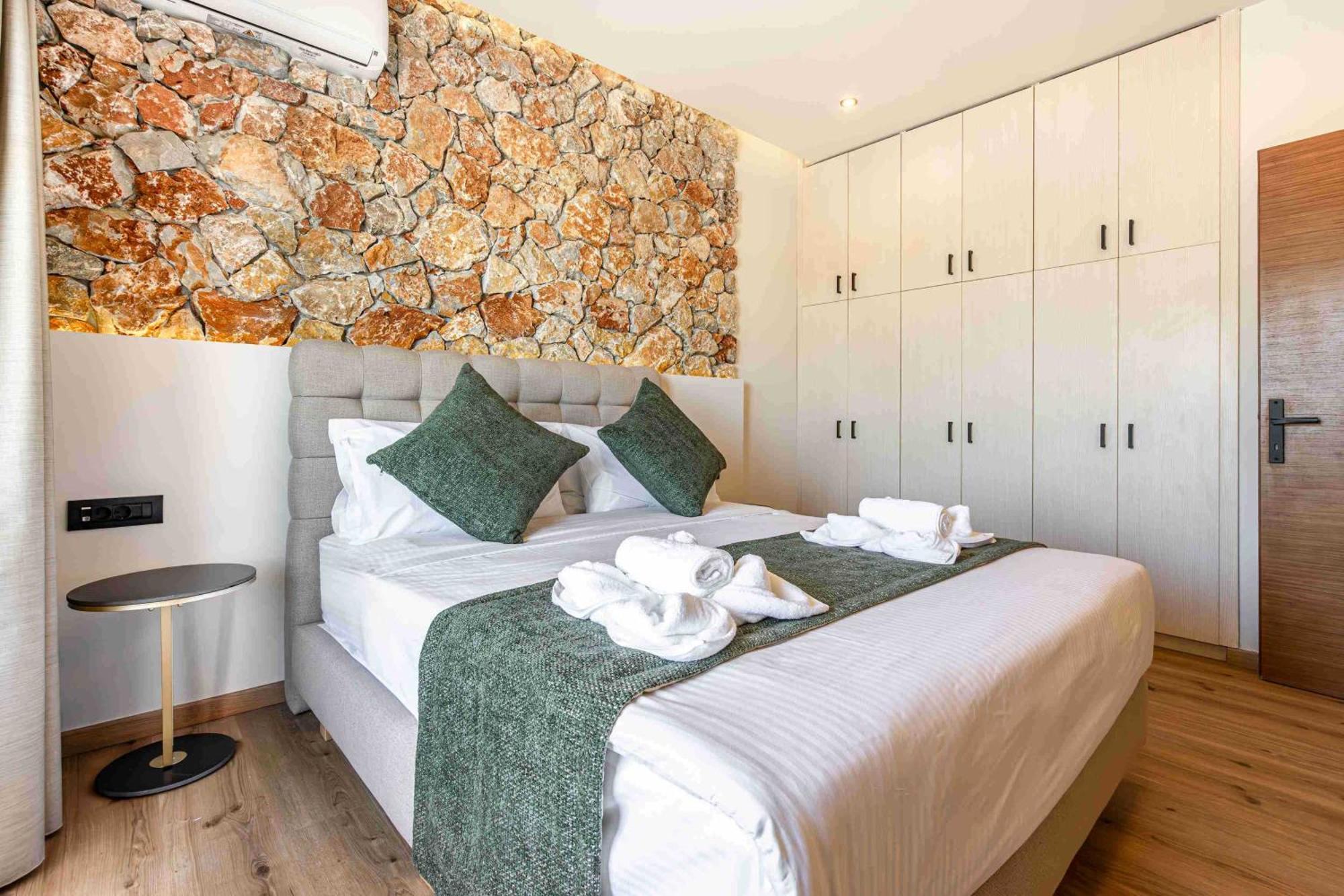 Venezia Luxury Living Villas, *