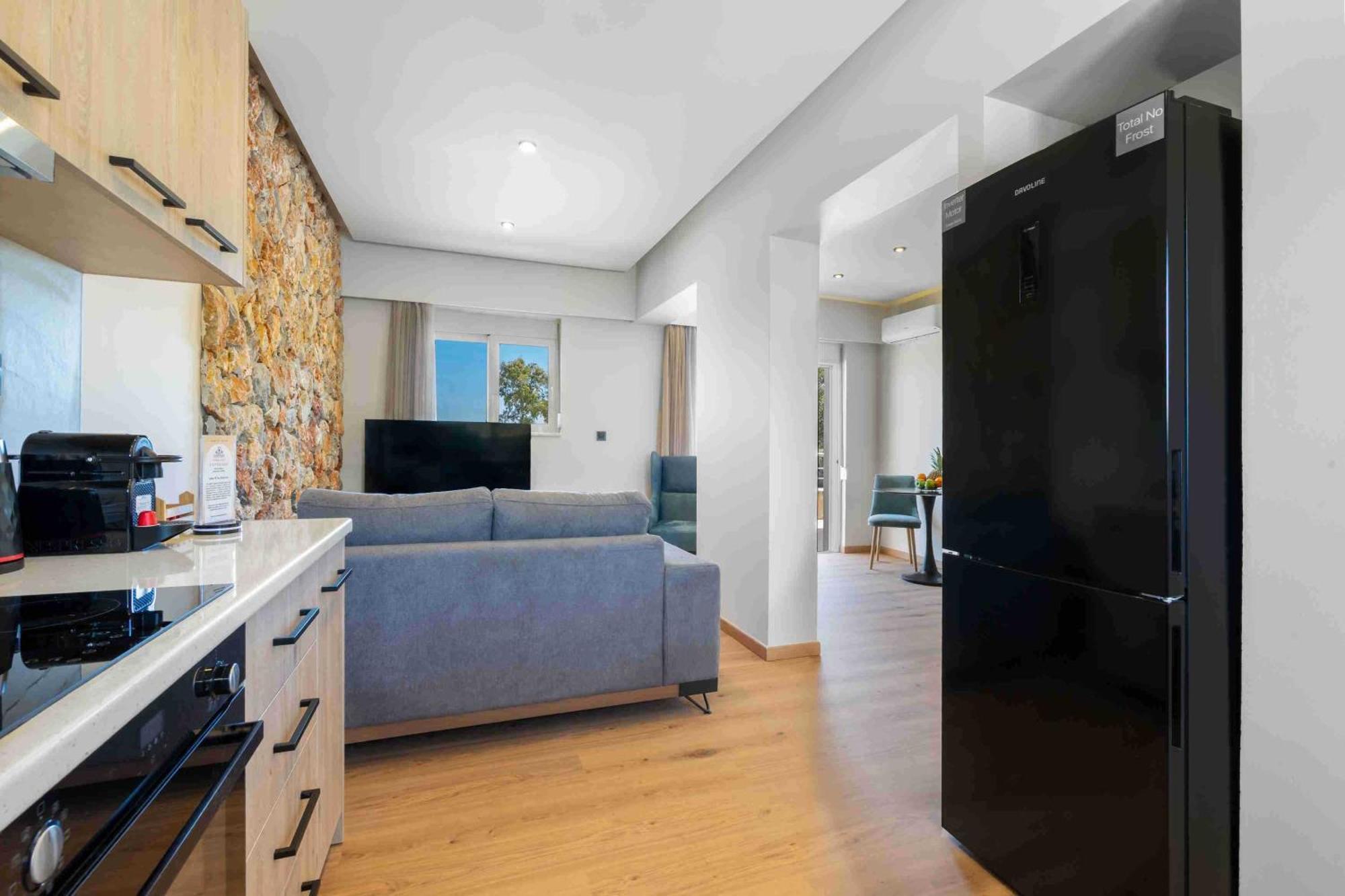 Venezia Luxury Living Villas, Φαληράκι