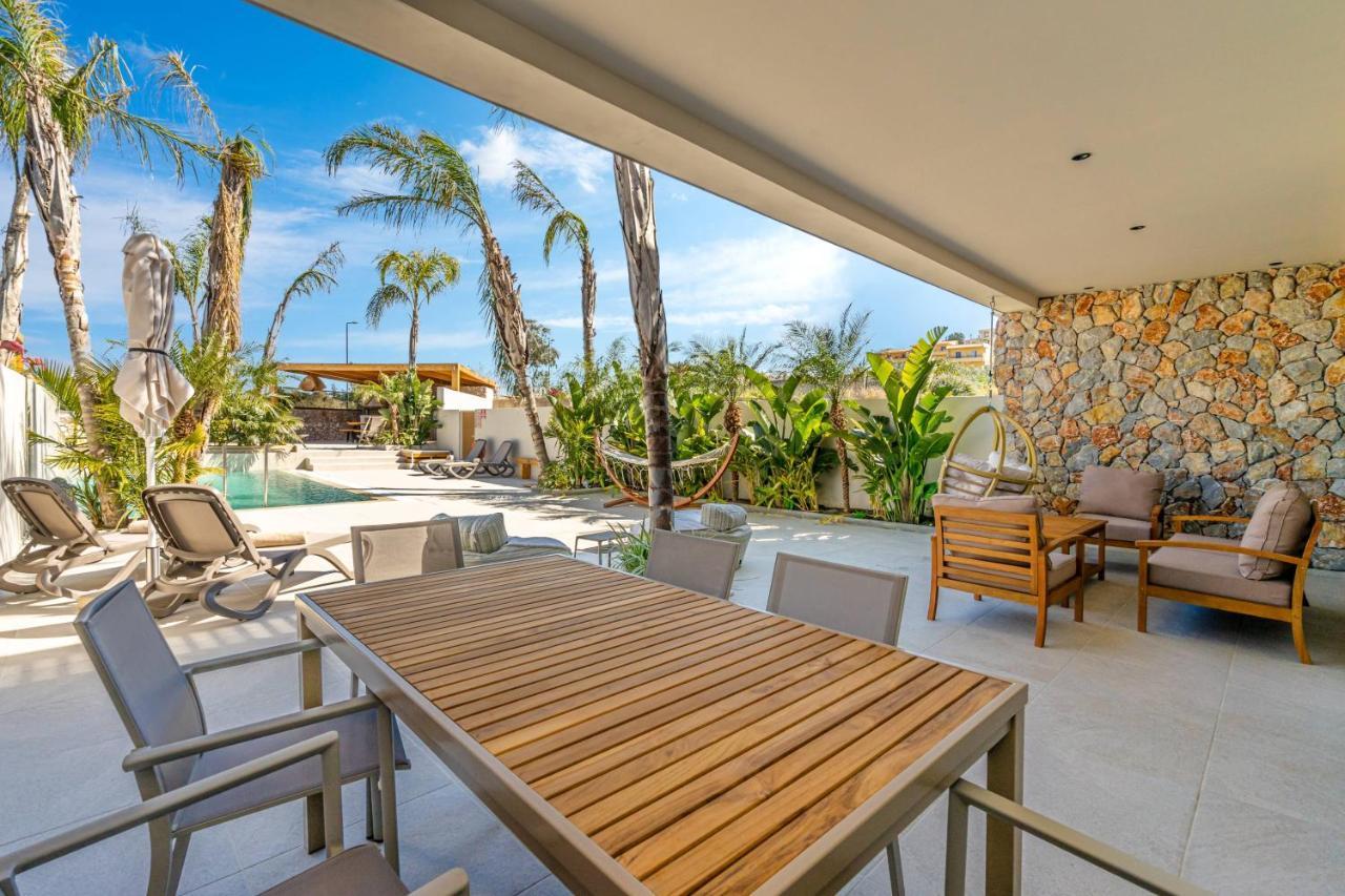 Villa Venezia Luxury Living Villas, *