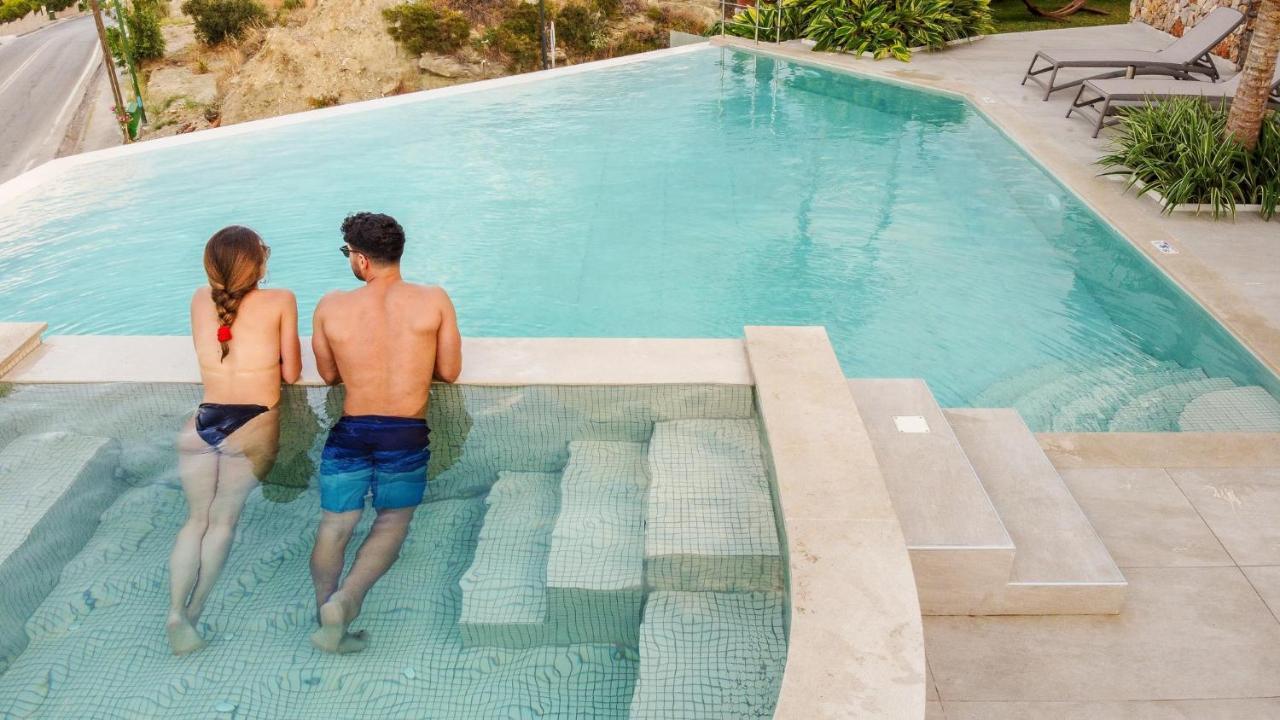 Villa Venezia Luxury Living Villas, *