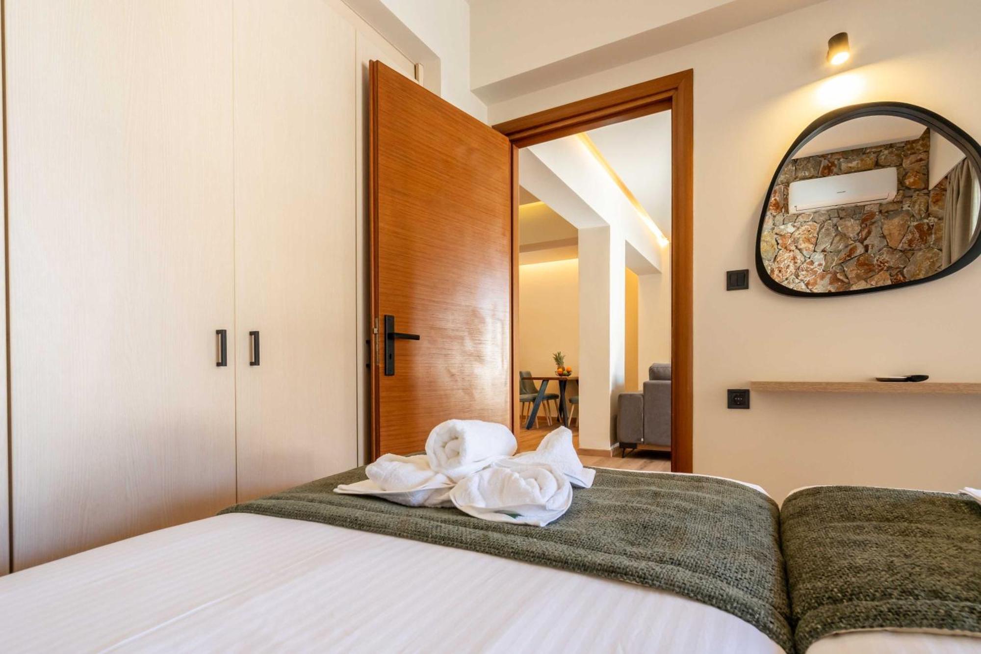 Villa Venezia Luxury Living Villas, *